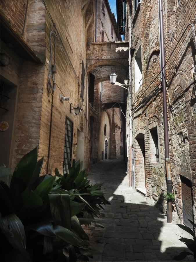 Azzi B&B Comfortably, In The Quietness Of The Perugia Historical Centre Extérieur photo